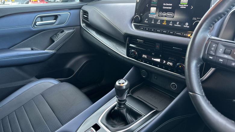 Nissan Qashqai 1.3 DiG-T MH Tekna 5dr Petrol Hatchback